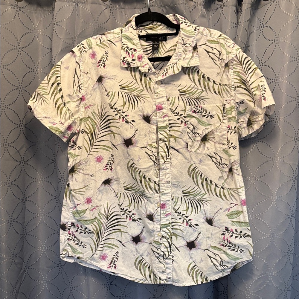 Casual White Short-Sleeve Button-Down Shirt with Green & Pink Leaf Print - Picture 1 of 3